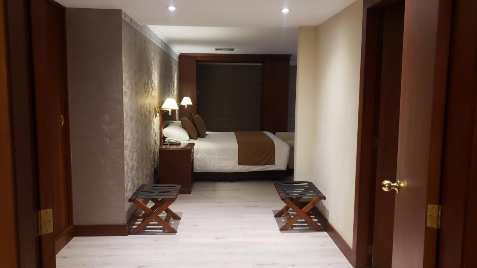 Hotel Emperador Амбато Экстерьер фото