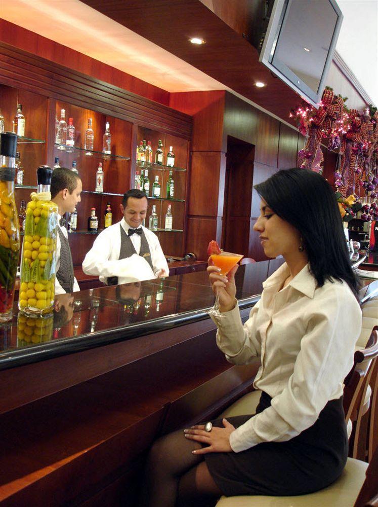 Hotel Emperador Амбато Экстерьер фото