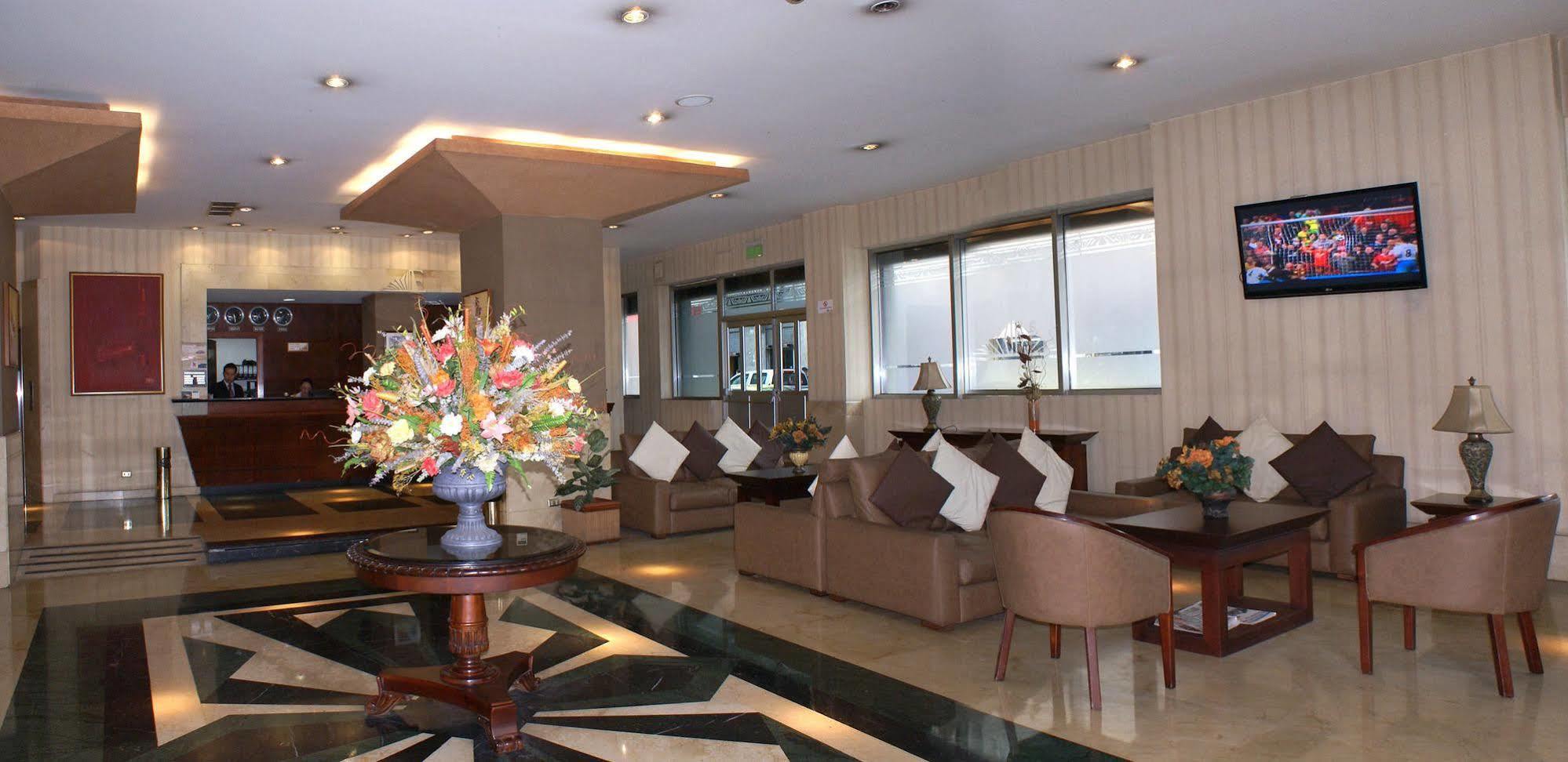 Hotel Emperador Амбато Экстерьер фото