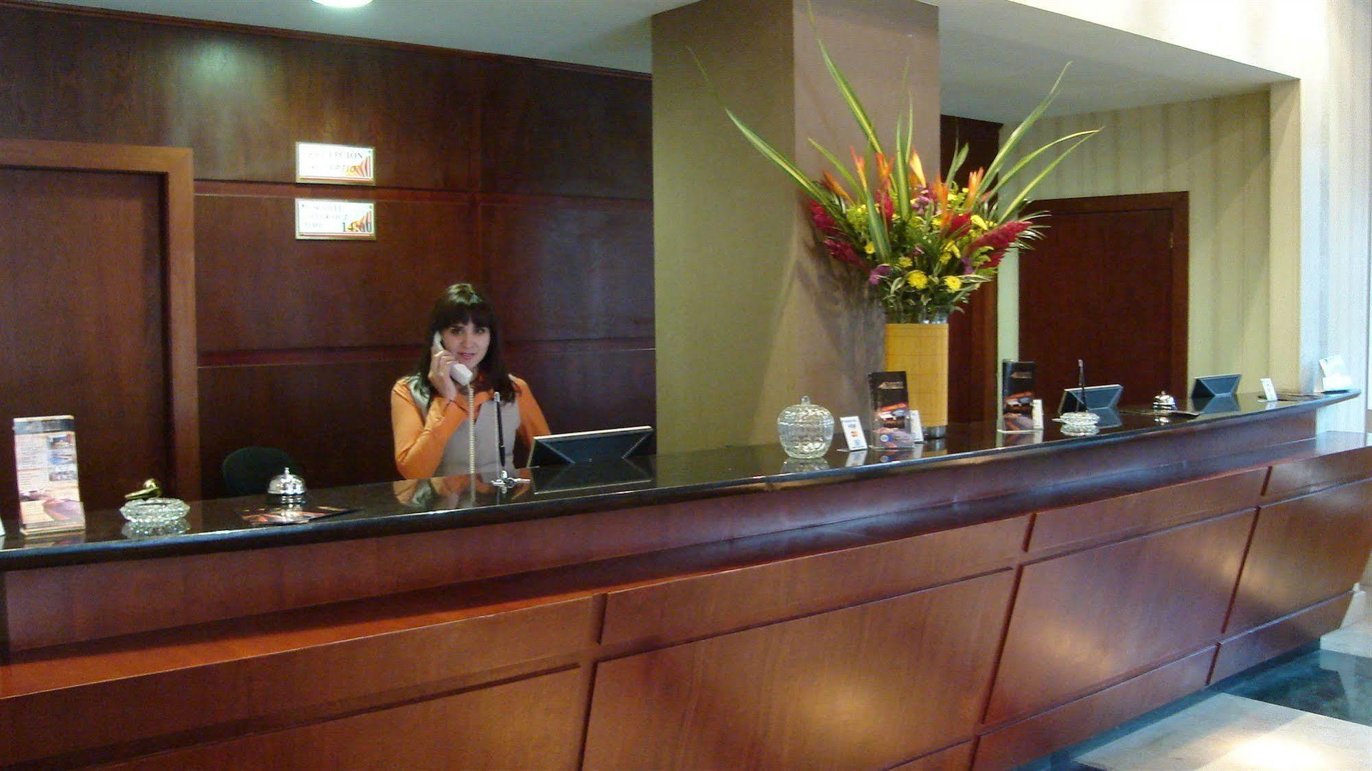 Hotel Emperador Амбато Экстерьер фото