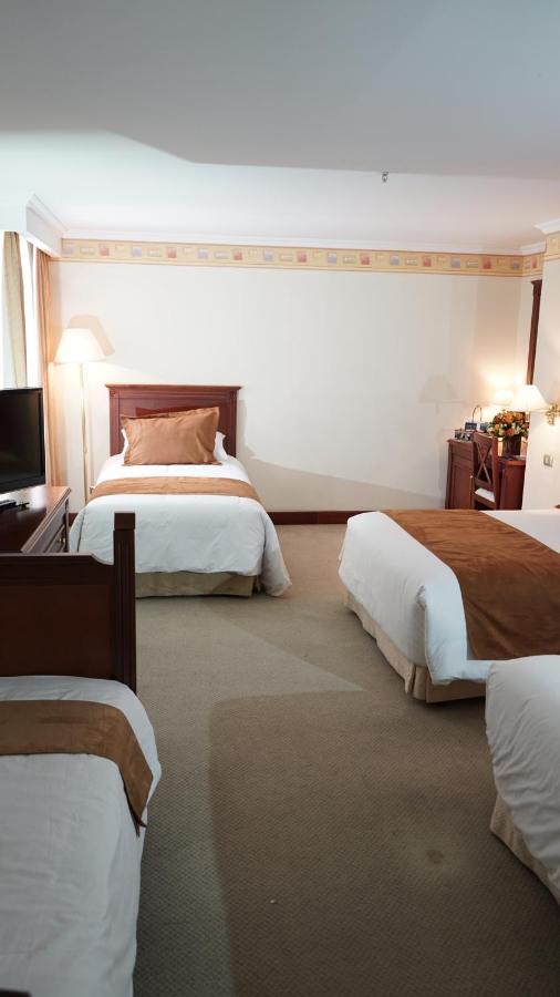 Hotel Emperador Амбато Экстерьер фото